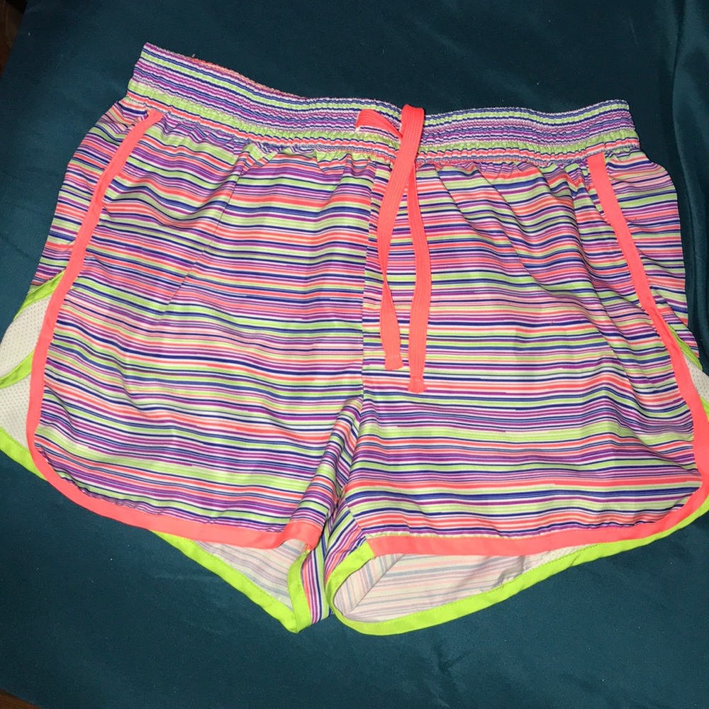 Shorts - Picture 5 of 6
